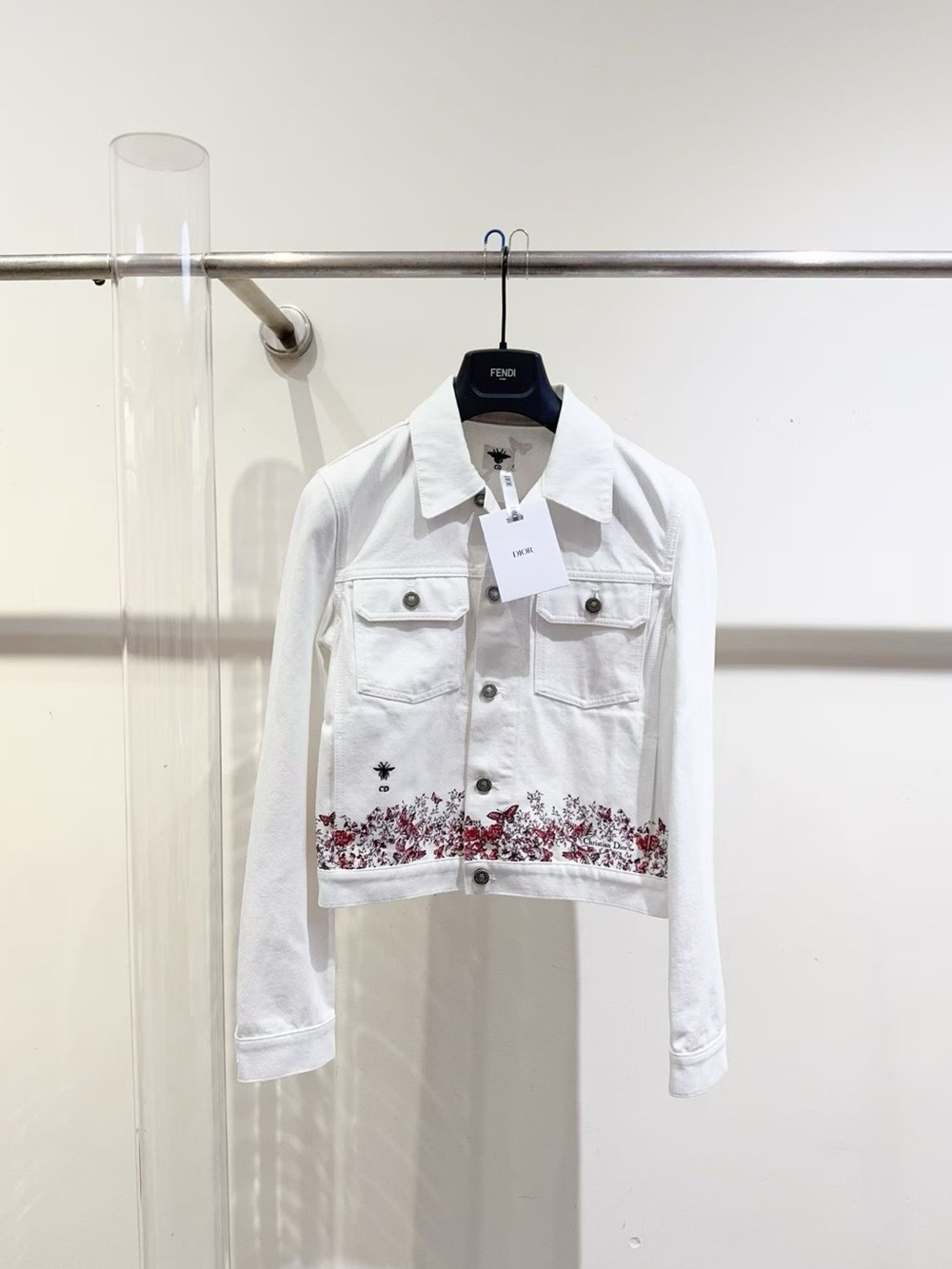 🚩steal Dior White Cropped Denim Jacket with Red Floral Embroidery